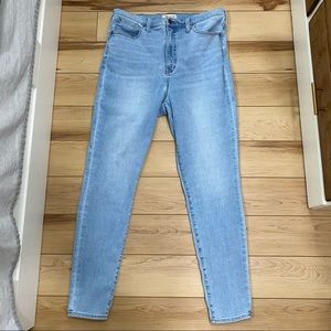 Madewell Tall 11" High-Rise Roadtripper Authentic Jeans in Meade Wash - Size 32T